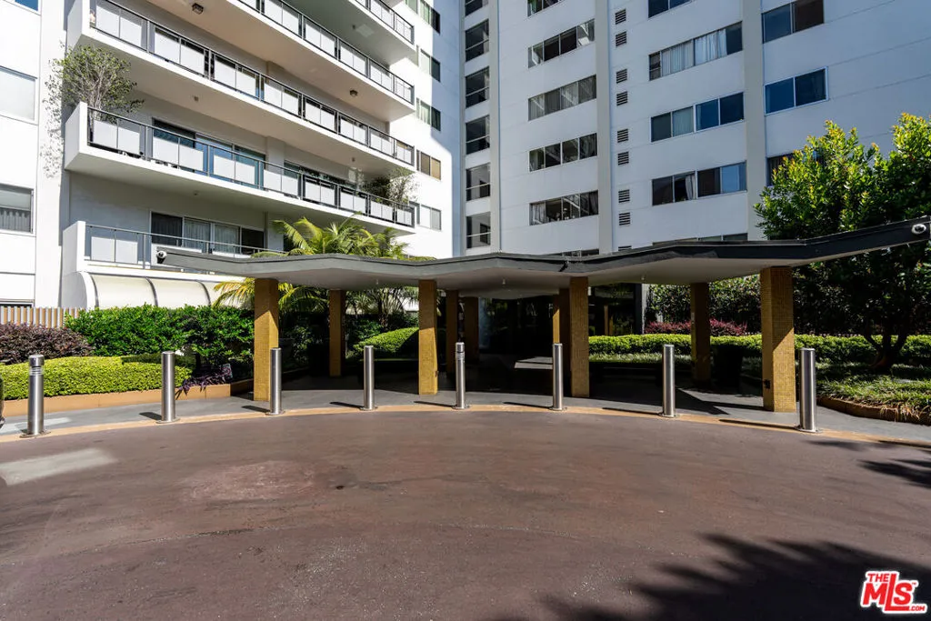 1155 N La Cienega Boulevard 814, West Hollywood, California 90069 home-pic-14